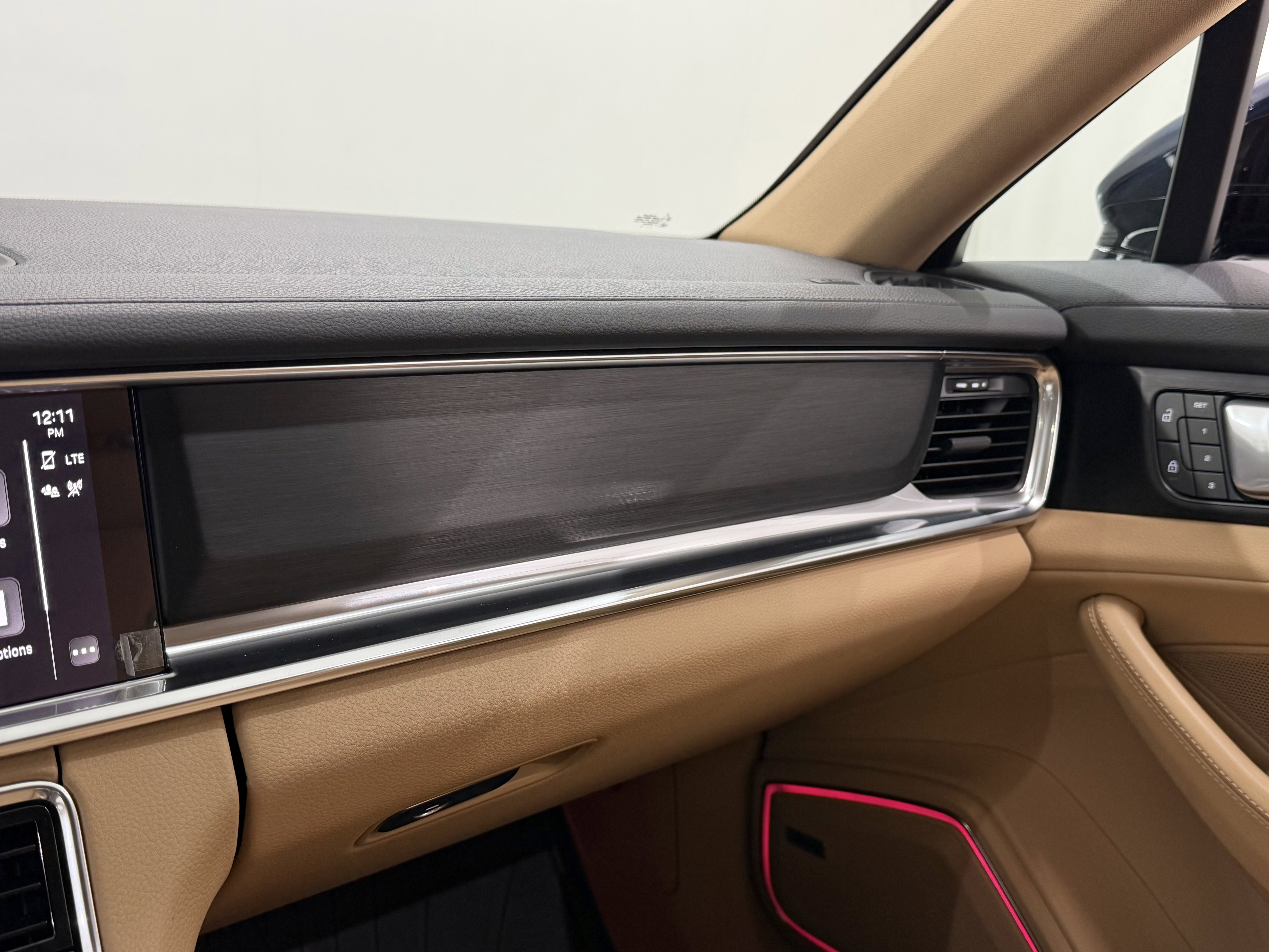 Certified 2023 Porsche Panamera 4 Platinum Edition image 57