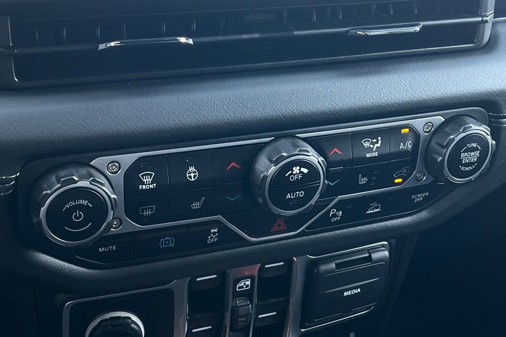 Used 2024 Jeep Wrangler High Altitude image 20