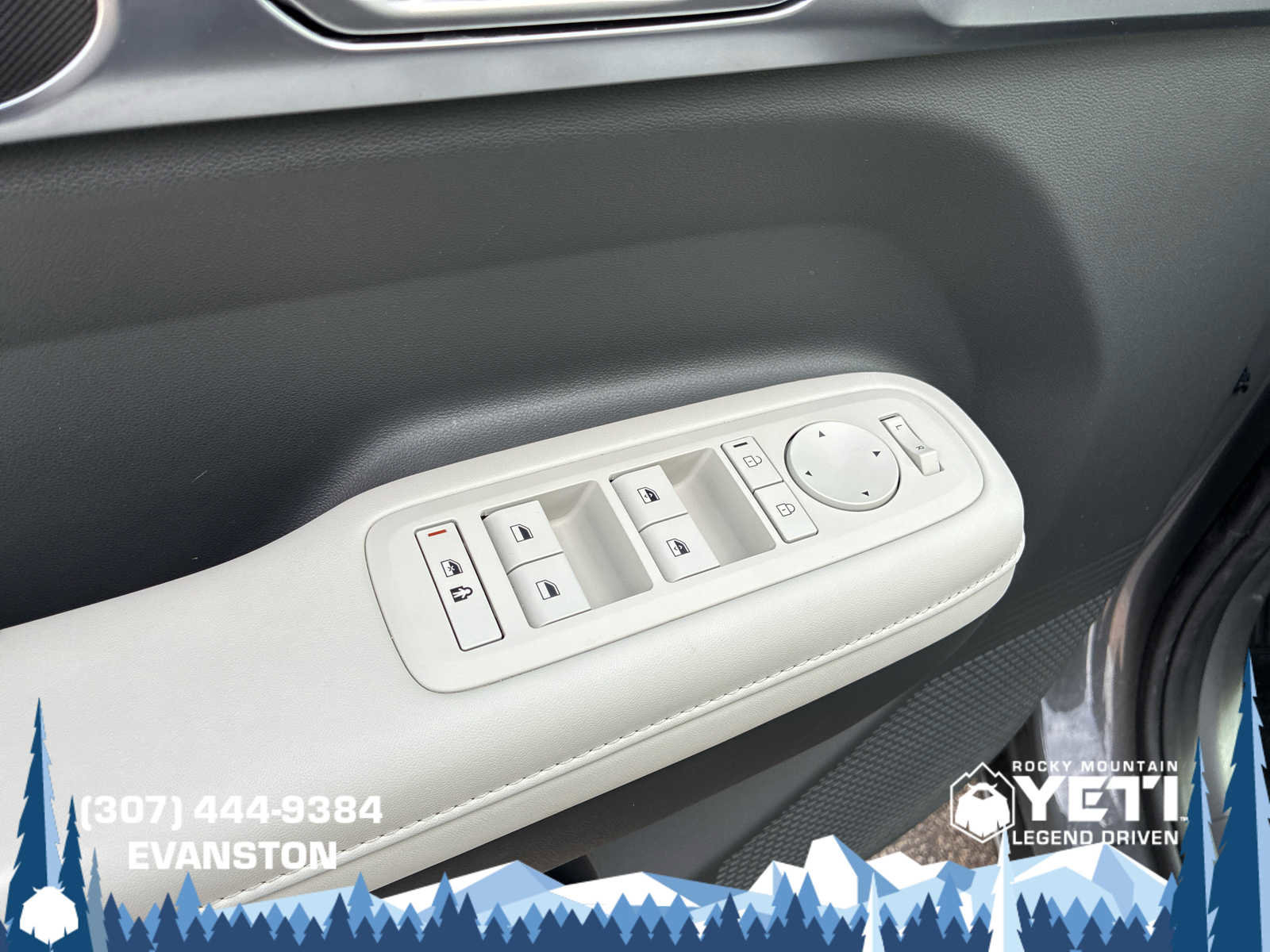 Used 2025 Hyundai Santa Fe SEL image 10