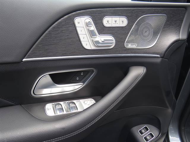 Used 2025 Mercedes-Benz GLE 450e 4MATIC w/ Driver Assistance Package image 9