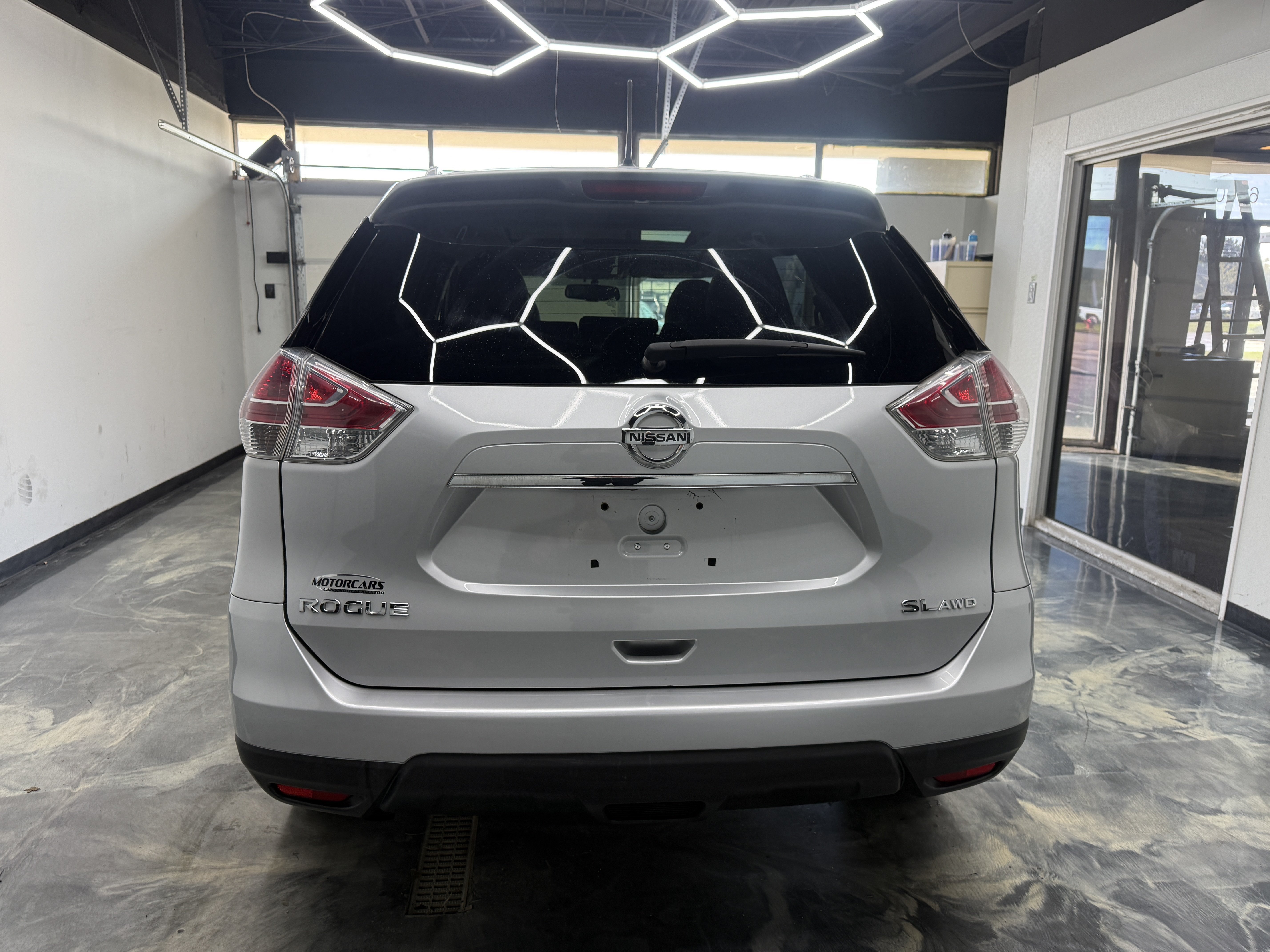 Used 2016 Nissan Rogue S w/ Appearance Package AWD/4WD image 8