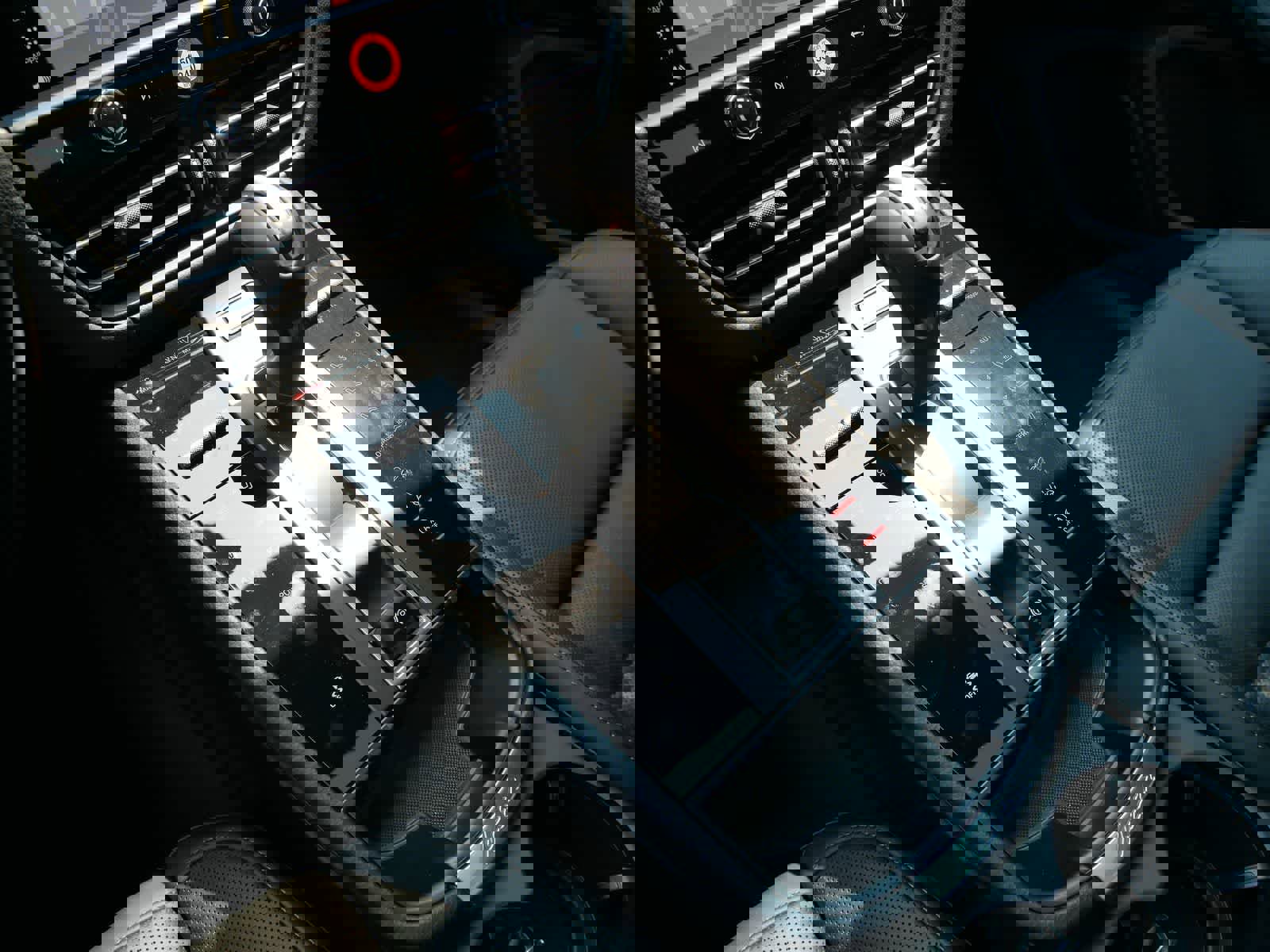 New 2025 Porsche Macan image 18