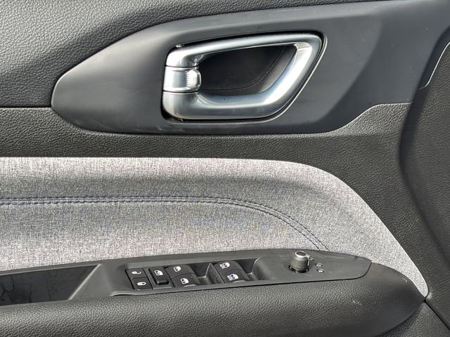 Certified 2024 Jeep Compass Sport image 16