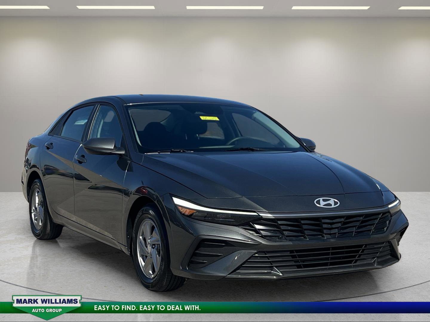 Used 2025 Hyundai Elantra SE w/ Cargo Package image 1