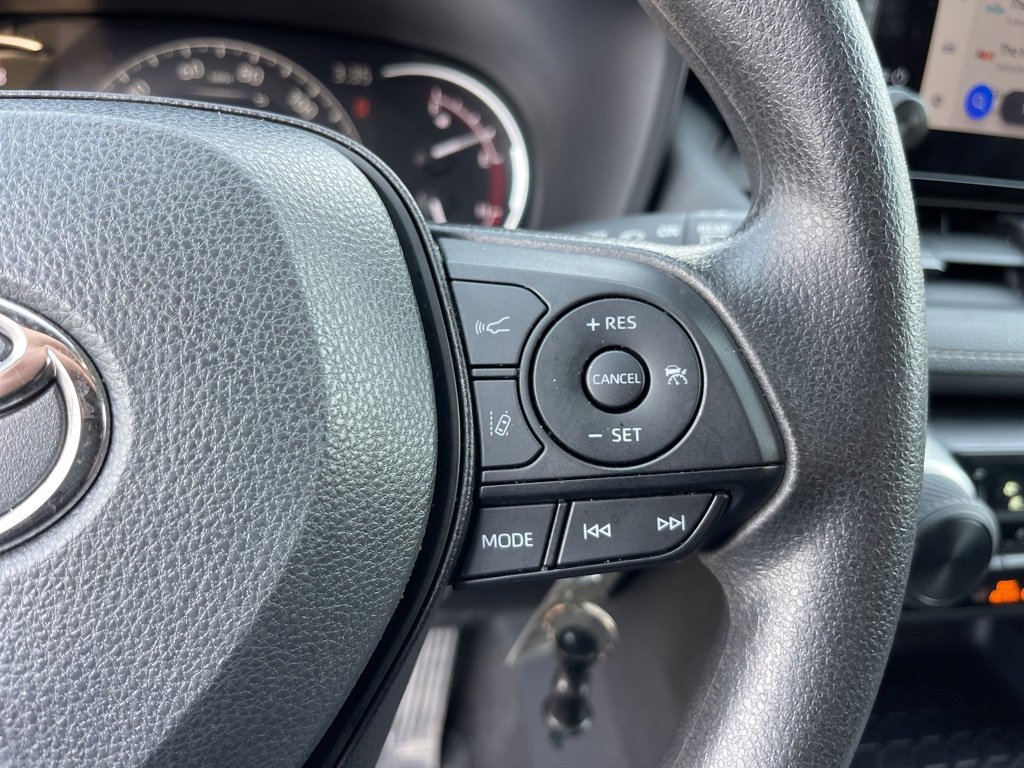 Used 2025 Toyota RAV4 LE image 21