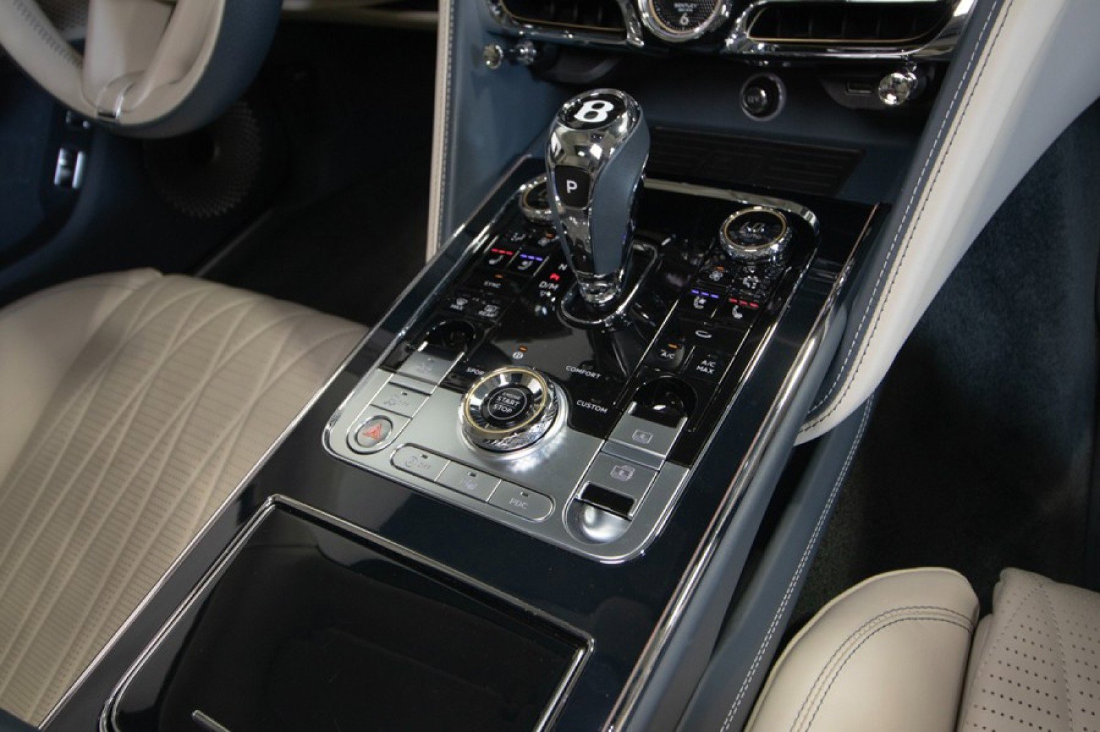 Used 2021 Bentley Flying Spur W12 image 55