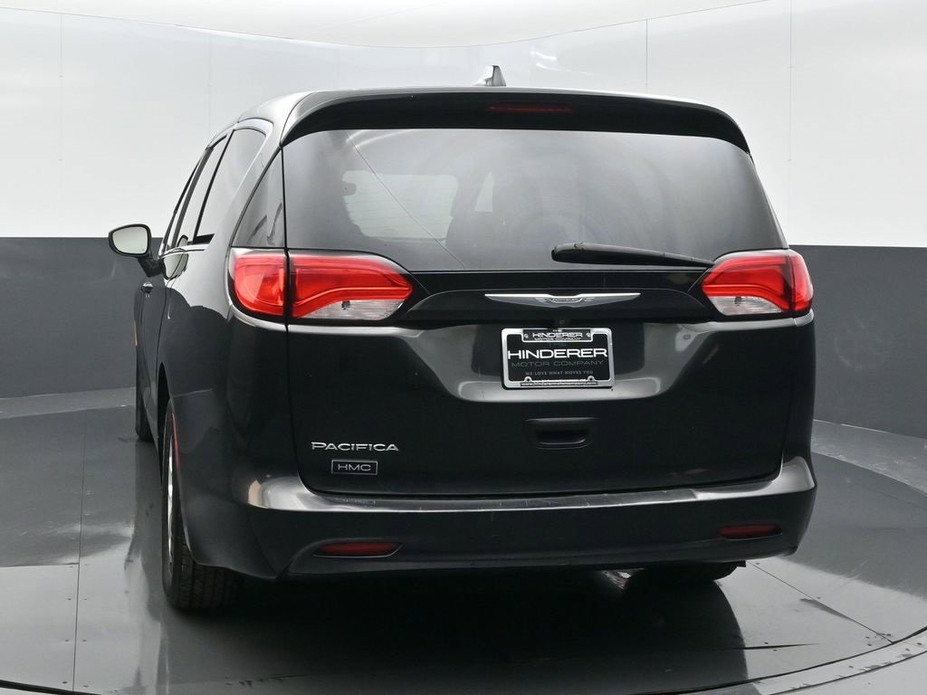 Used 2017 Chrysler Pacifica Touring image 19