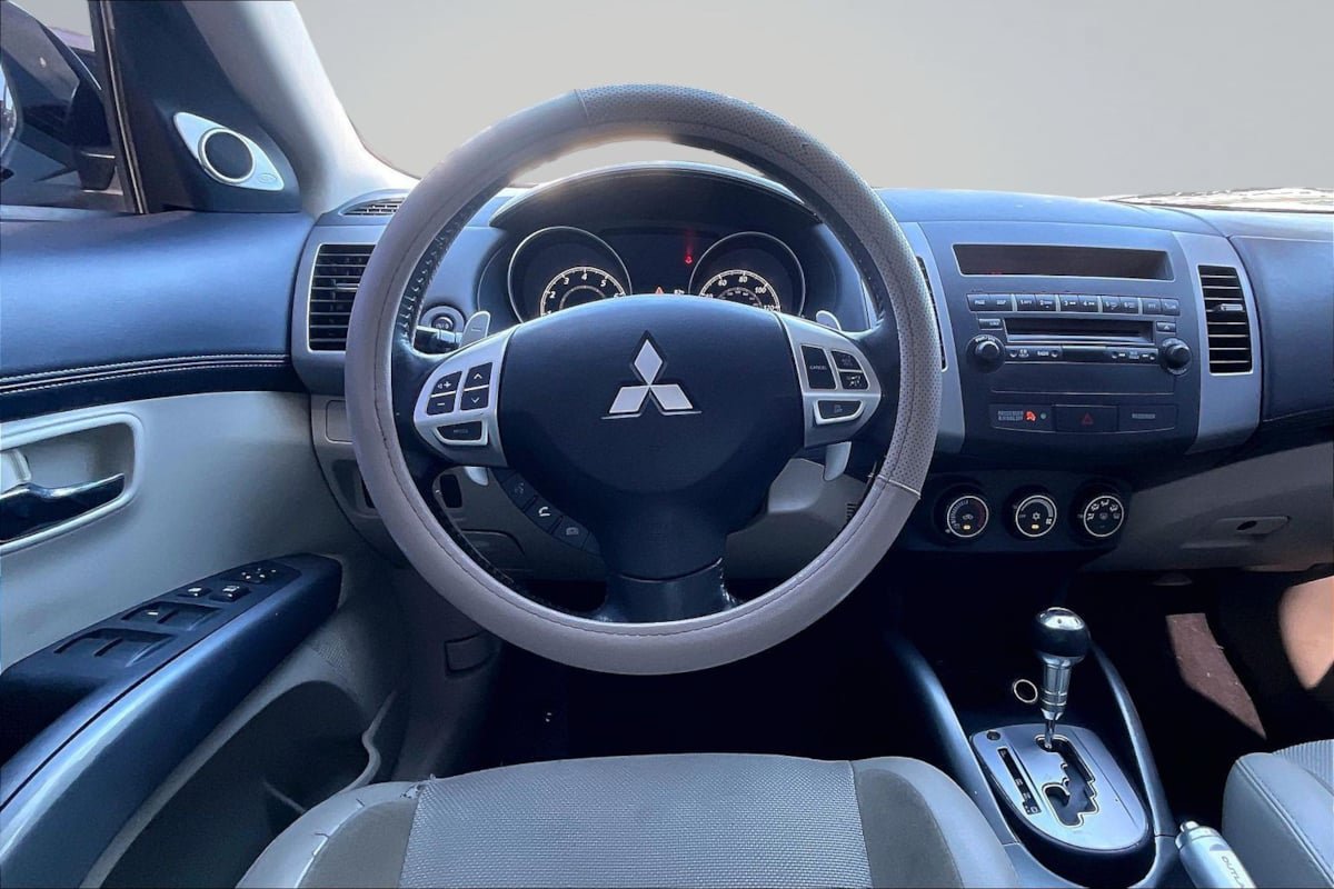 Used 2012 Mitsubishi Outlander SE FWD image 5