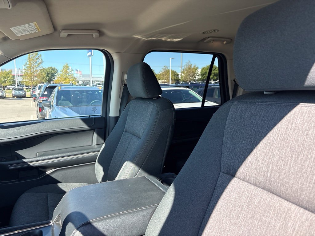 Used 2024 Ford Expedition XLT RWD image 5