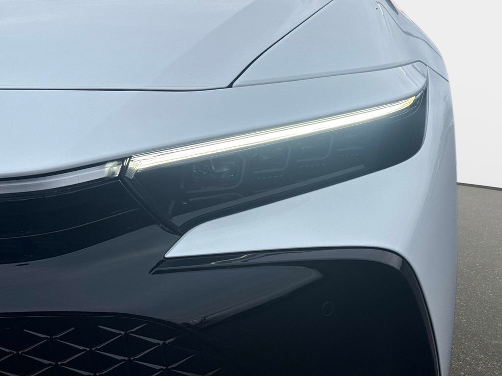 Used 2026 Toyota Crown Platinum image 12