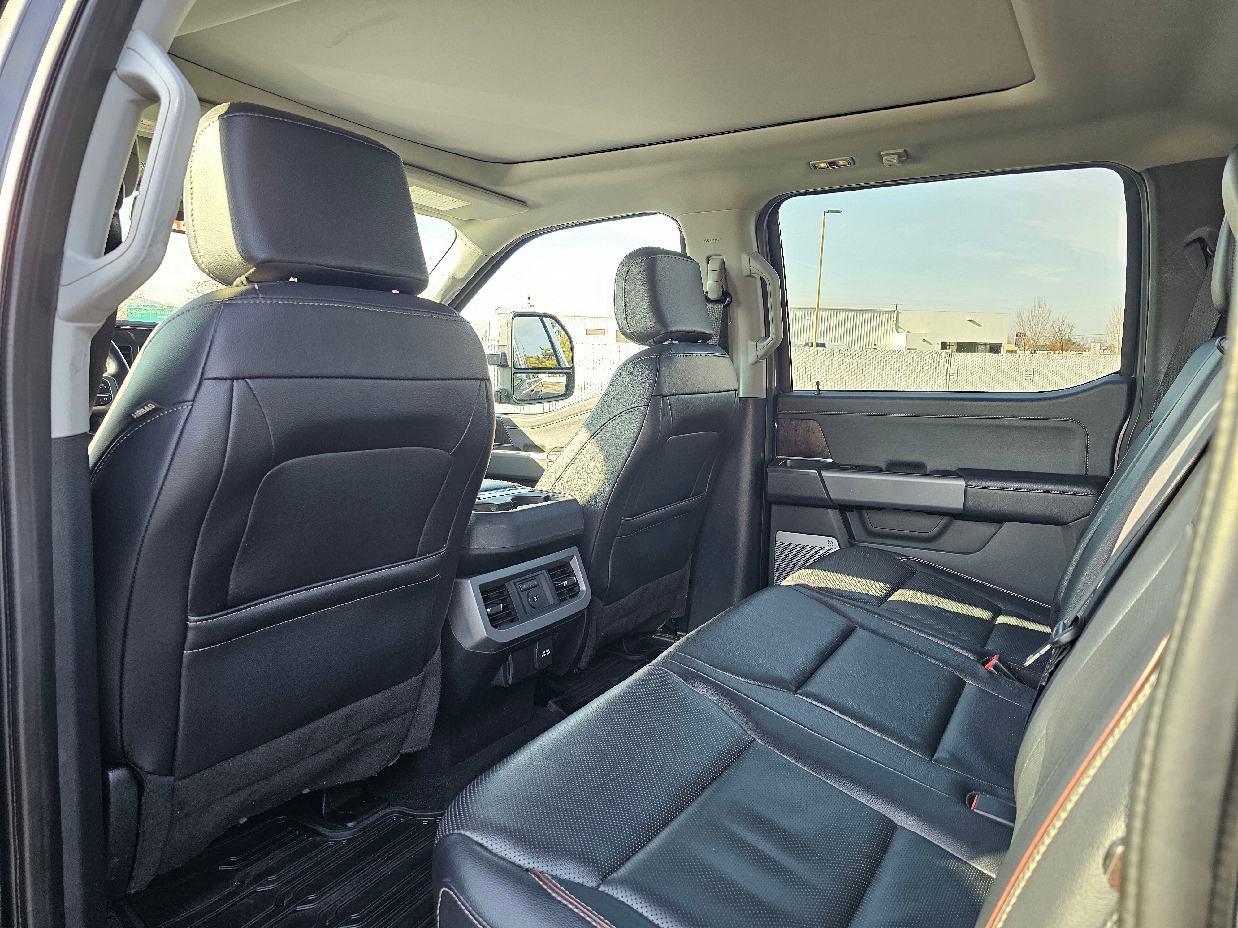 Used 2023 Ford F350 Lariat image 44