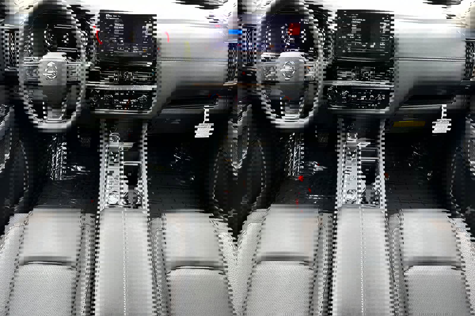 New 2026 Nissan Pathfinder SL image 3