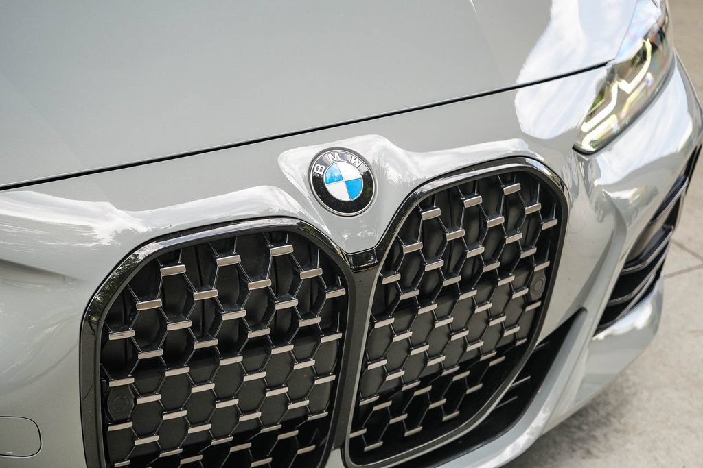 Used 2024 BMW M440i Convertible w/ Premium Package RWD image 9