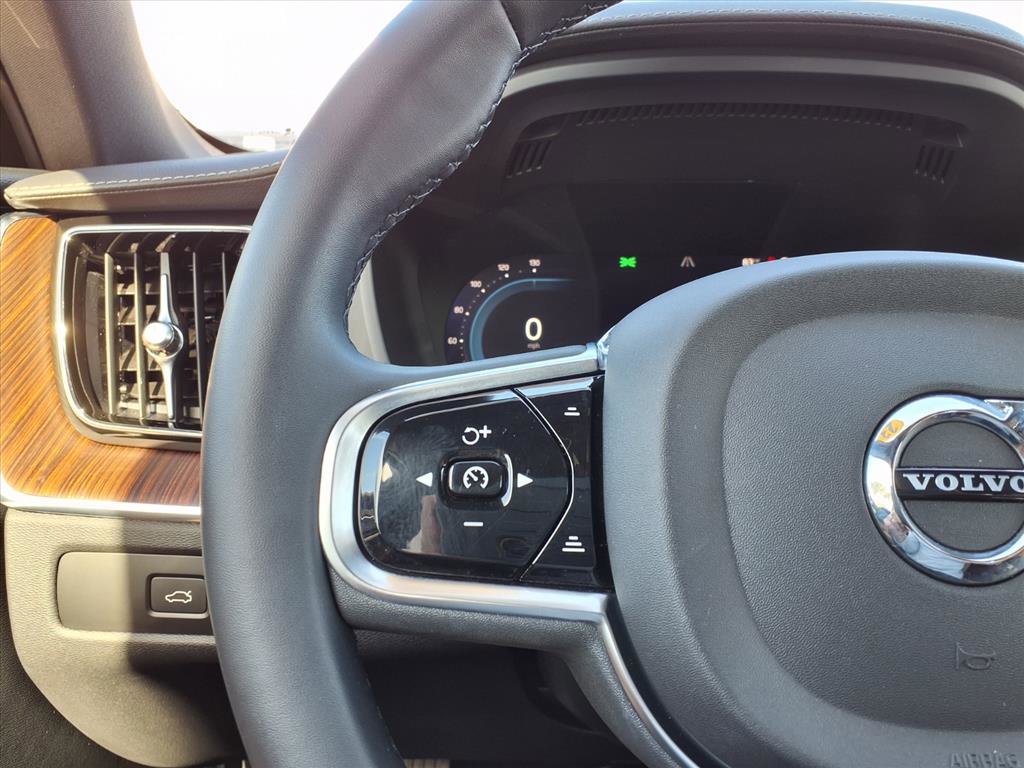 Certified 2023 Volvo XC60 B6 Ultimate image 30