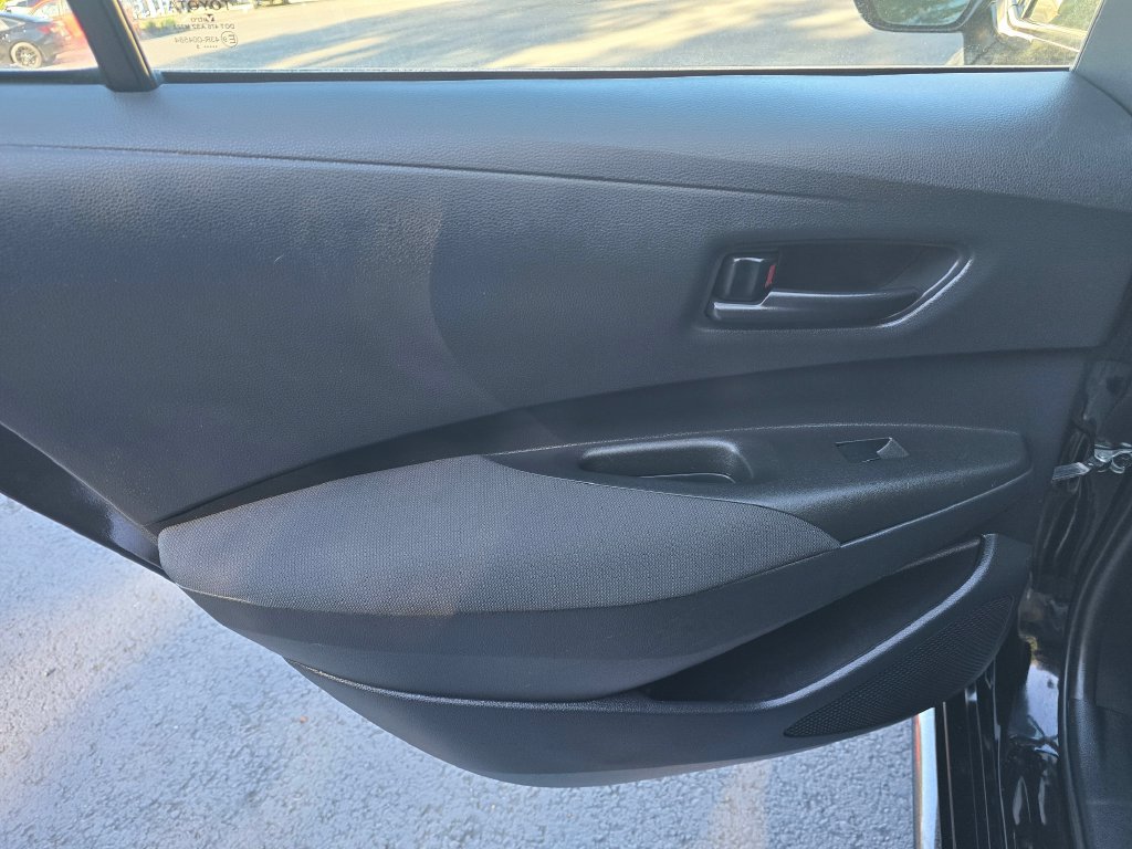 Used 2025 Toyota Corolla LE FWD image 8