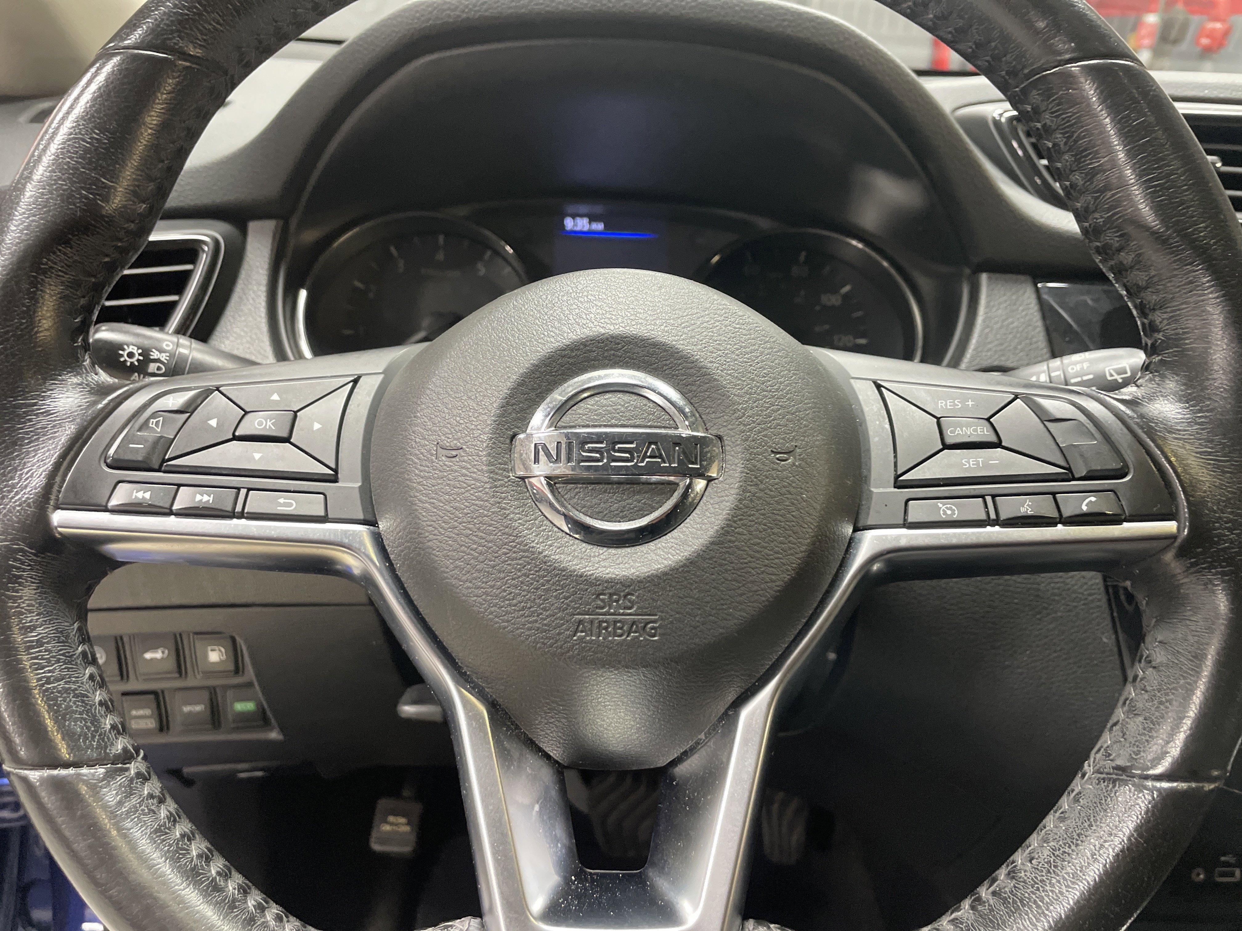 Used 2019 Nissan Rogue SV image 18