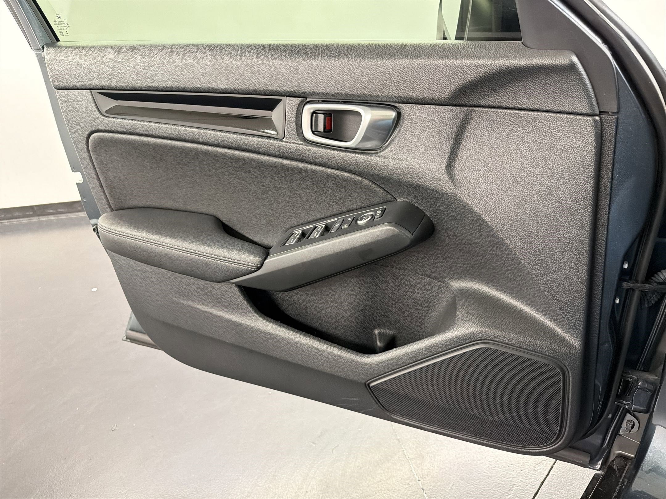 Certified 2024 Honda Civic EX-L image 12