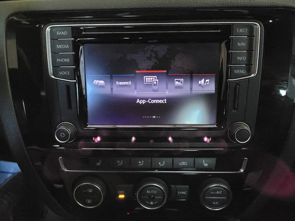 Used 2016 Volkswagen Jetta GLI SEL FWD image 25