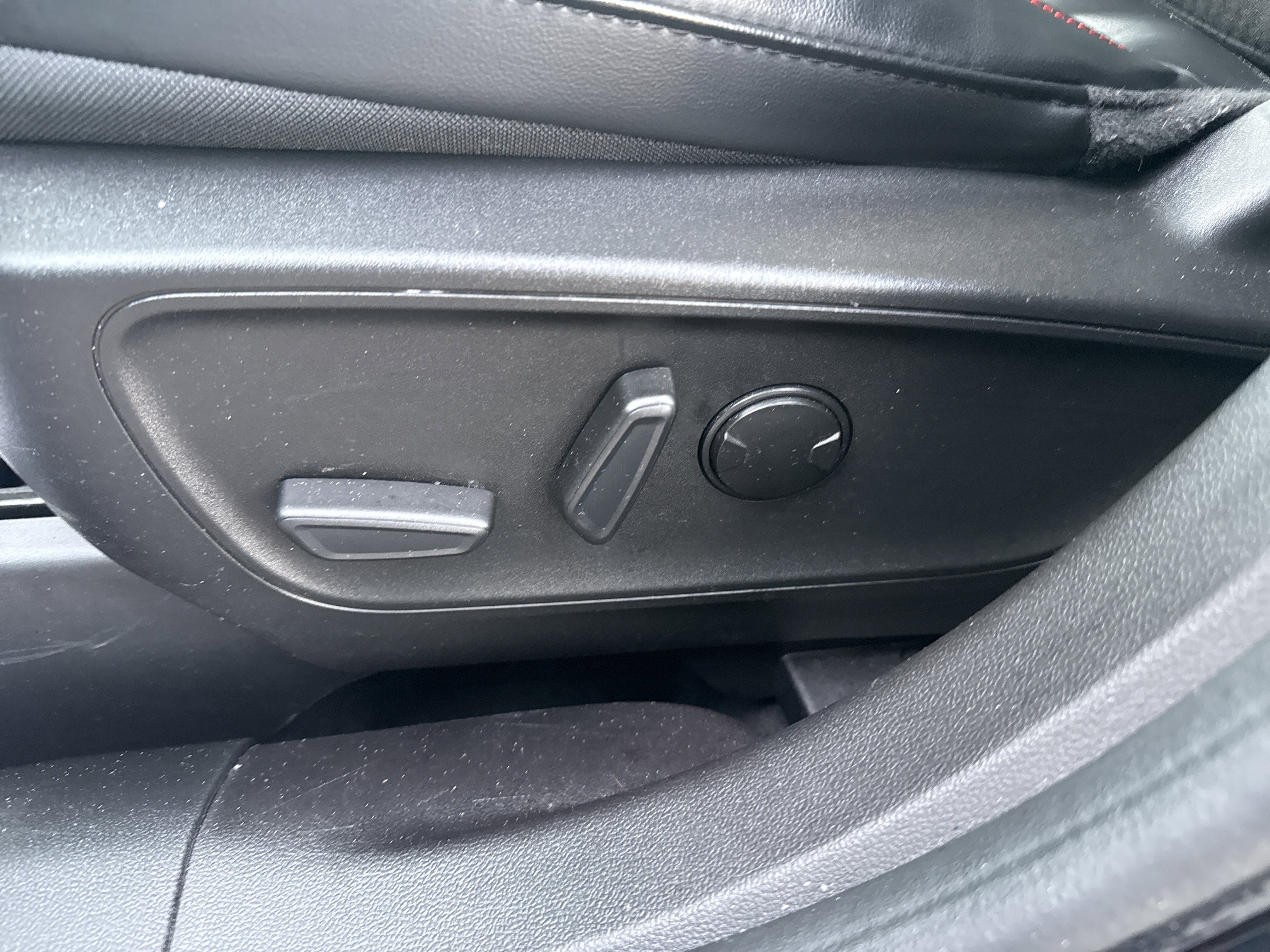 Certified 2023 Ford Escape ST-Line w/ Tech Pack #1 image 17