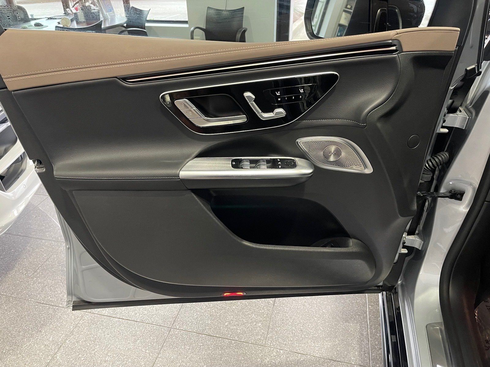 Used 2025 Mercedes-Benz EQE AMG 4MATIC SUV image 23