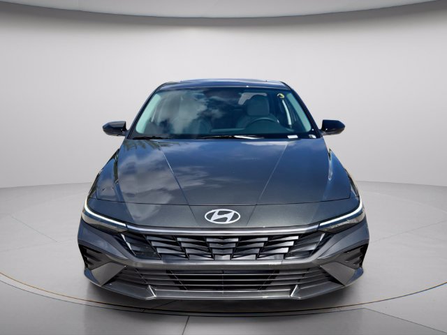 New 2026 Hyundai Elantra SEL Sport FWD image 3