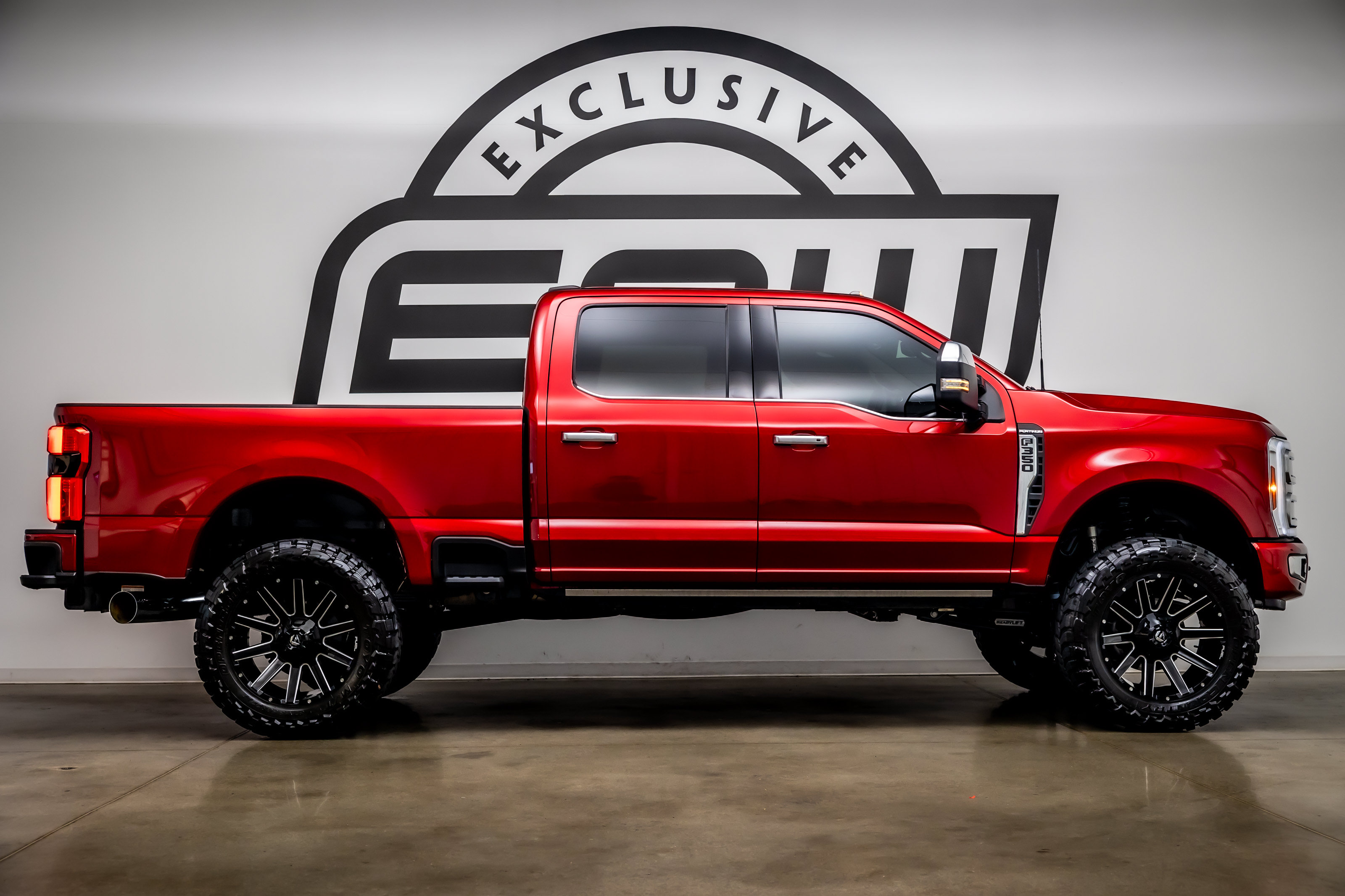 Used 2026 Ford F350 Platinum w/ Platinum Plus Package AWD/4WD image 8