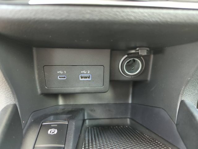 Certified 2023 Nissan Kicks SV FWD image 38