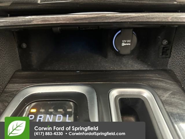 Used 2022 Chrysler 300 Touring w/ Sport Appearance Package image 25