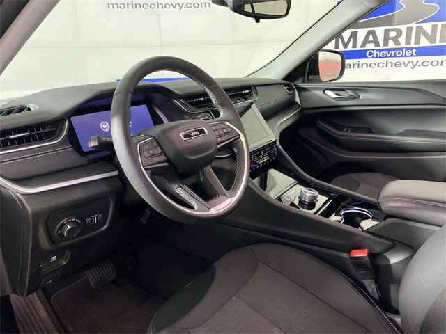 Used 2023 Jeep Grand Cherokee Laredo w/ Luxury Tech Group I image 15