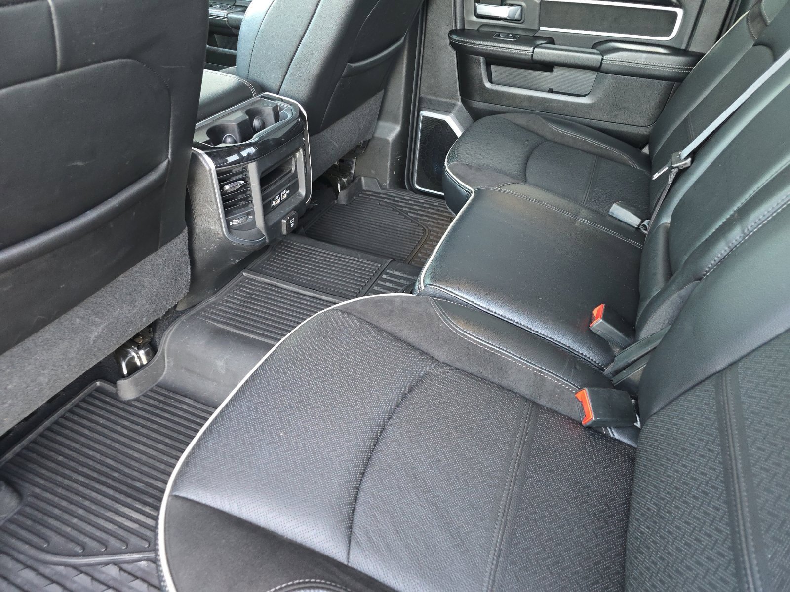 Used 2020 RAM 3500 Laramie image 11