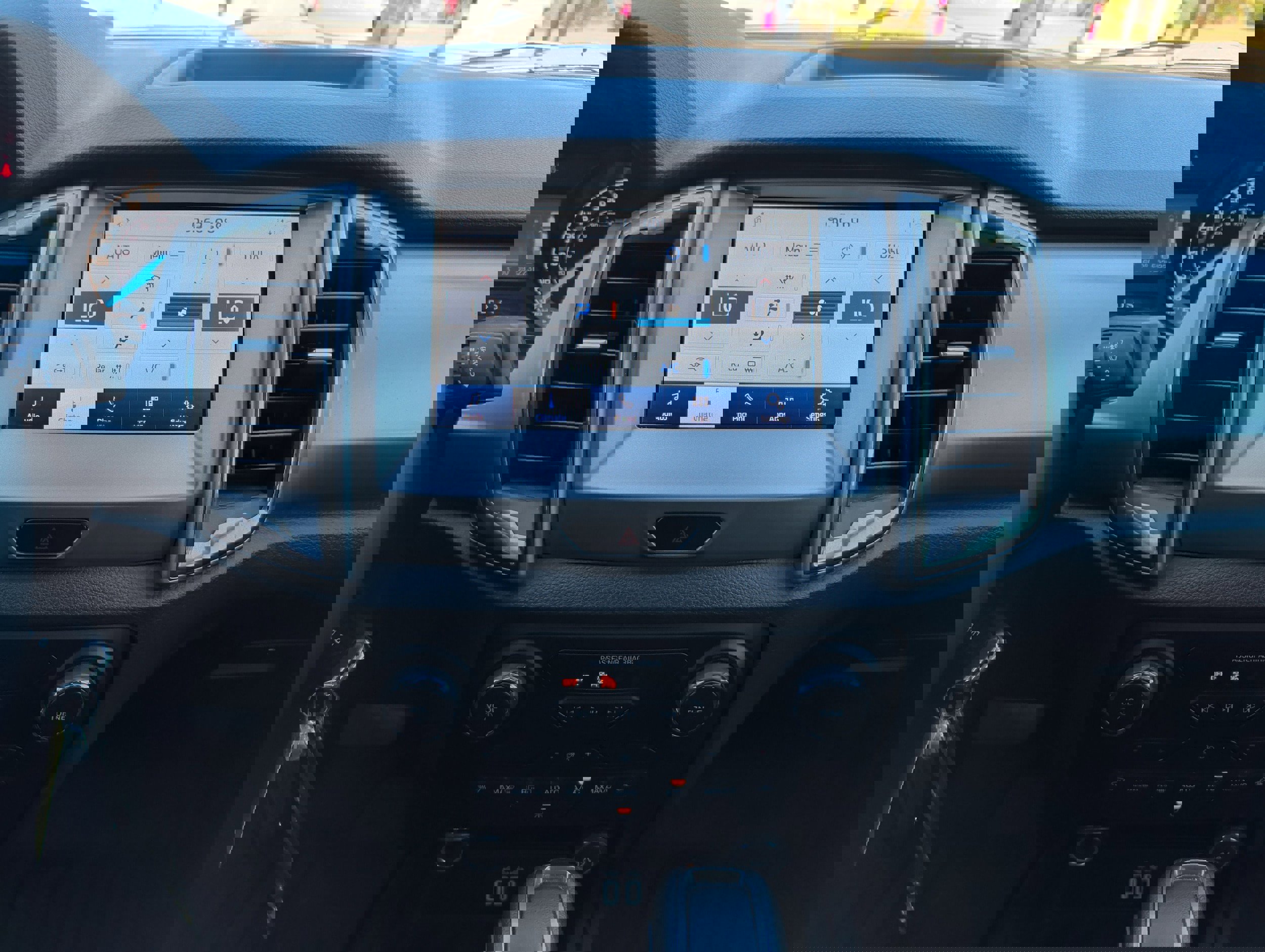 Used 2020 Ford Ranger XLT w/ Equipment Group 301A Mid AWD/4WD image 27