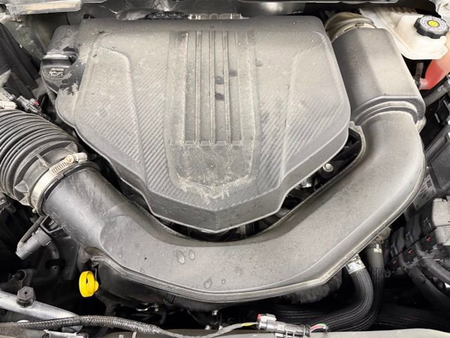 Used 2024 Chevrolet Traverse RS image 11