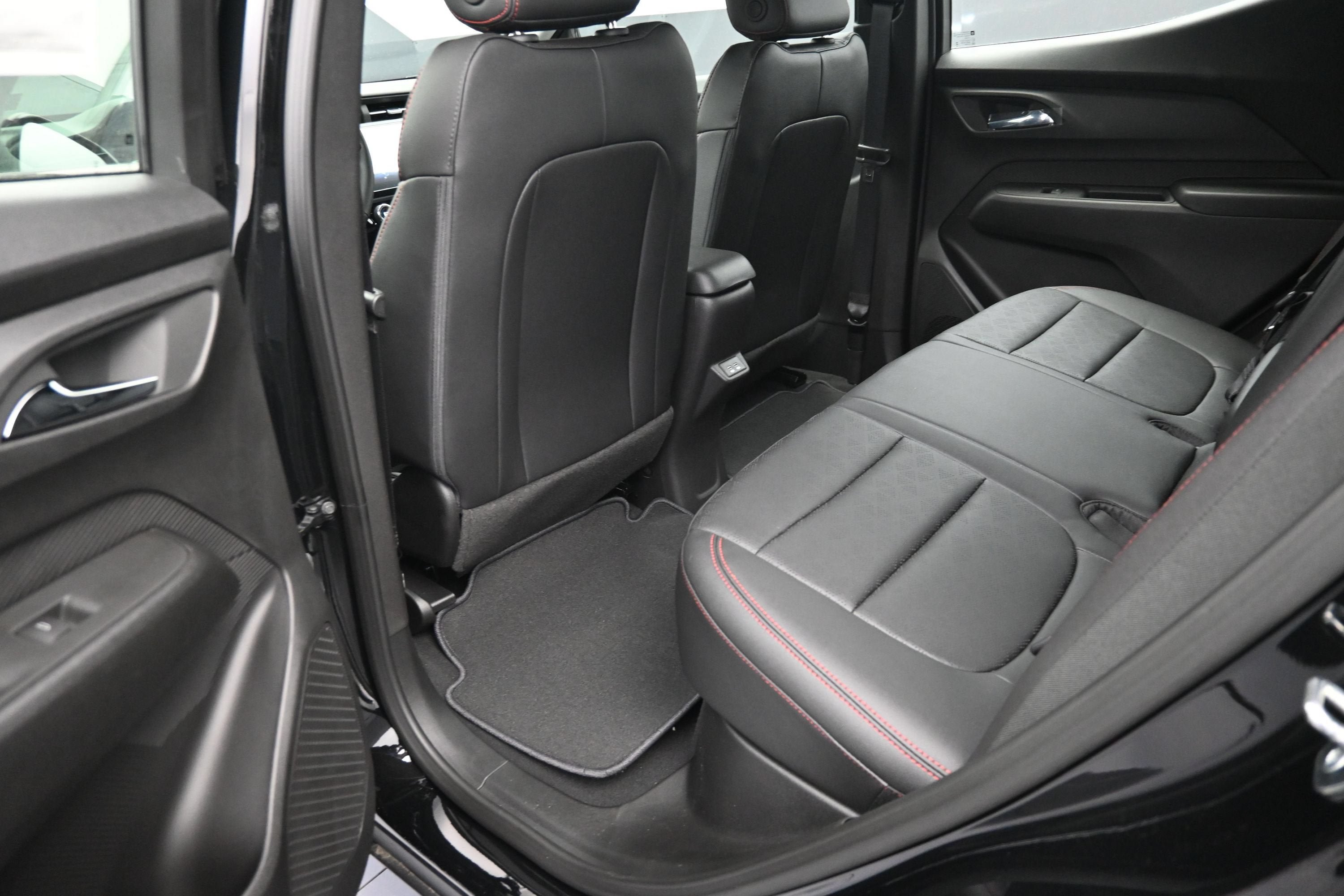 New 2027 Chevrolet Bolt RS w/ Technology Package FWD image 26