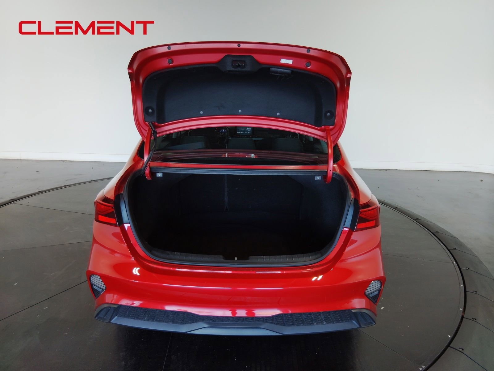 Used 2022 Kia Forte LXS image 9