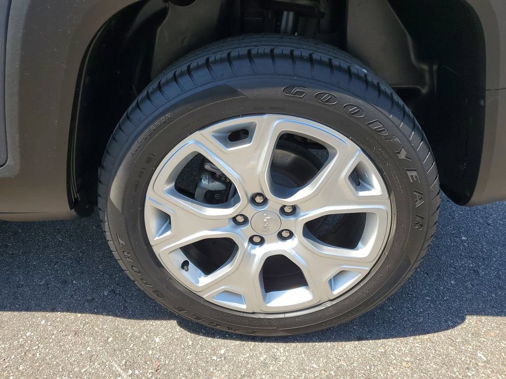 Used 2023 Jeep Renegade Limited AWD/4WD image 31