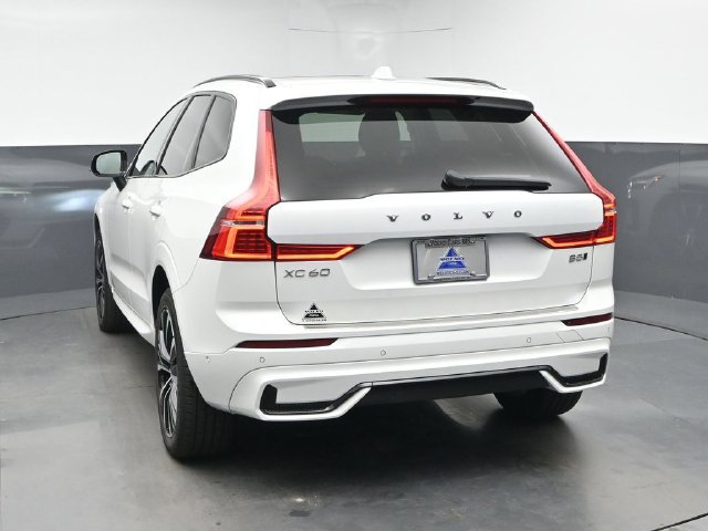 Used 2024 Volvo XC60 B5 Plus w/ Protection Package Premier AWD/4WD image 7