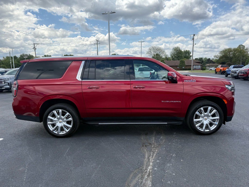 Used 2023 Chevrolet Suburban High Country w/ Max Trailering Package AWD/4WD image 6