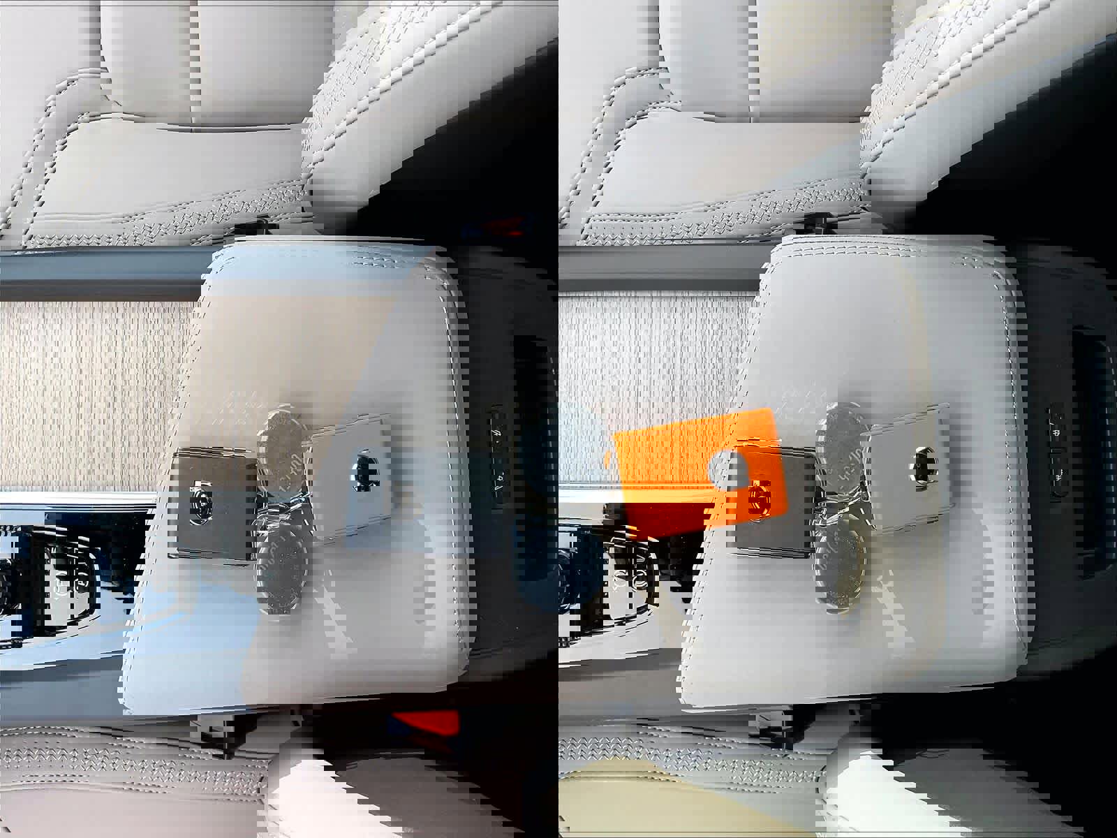 New 2026 Volvo XC60 T8 Plus w/ Protection Package Premier image 34