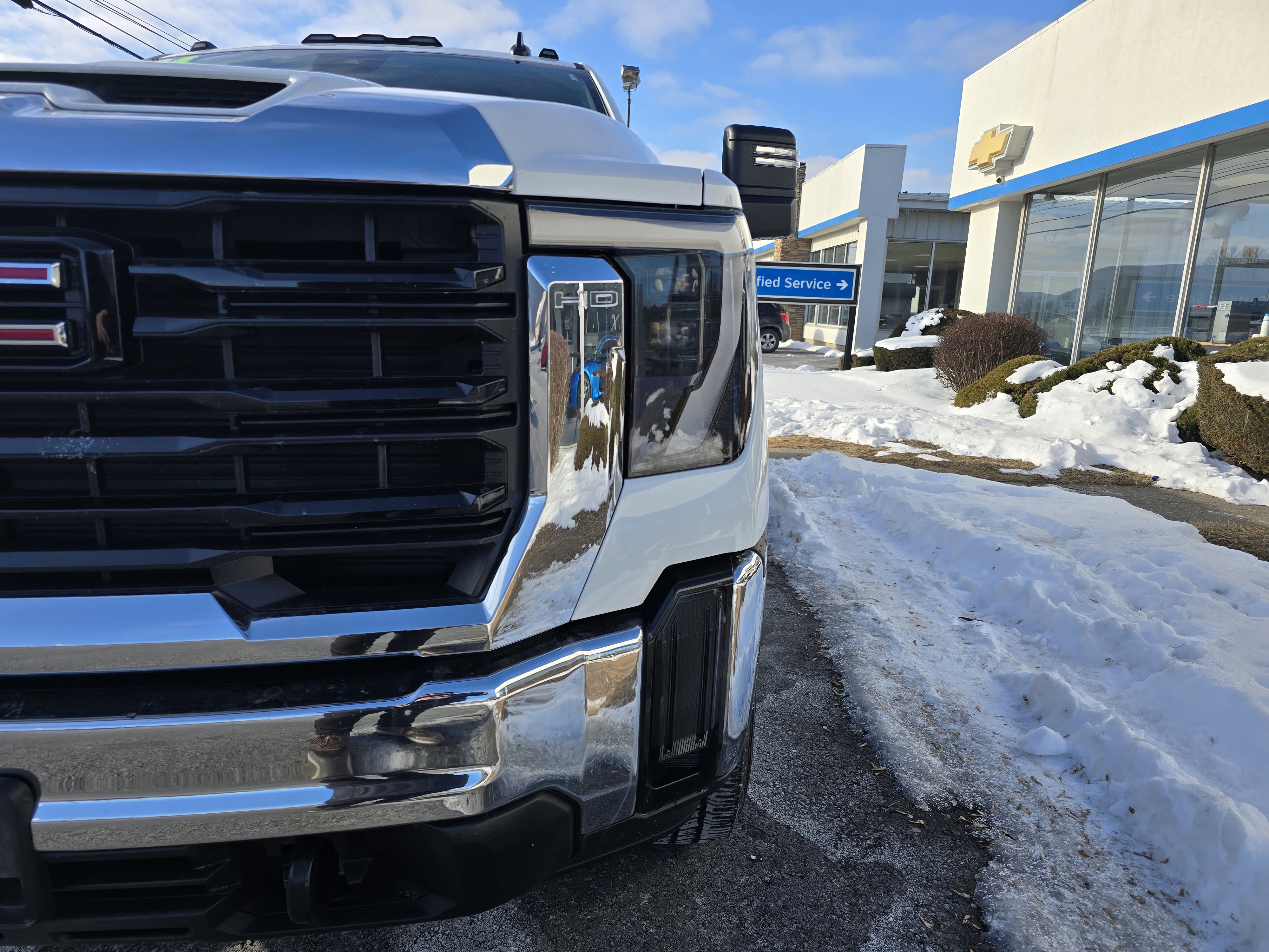 Used 2024 GMC Sierra 2500 Pro w/ Convenience Package image 9