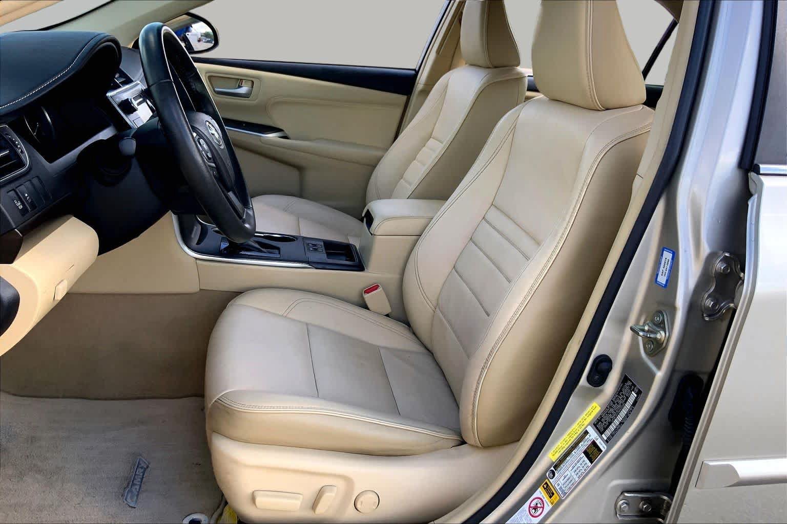 Used 2017 Toyota Camry XLE w/ Moonroof Package FWD image 8