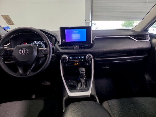 Used 2025 Toyota RAV4 XLE AWD/4WD image 21