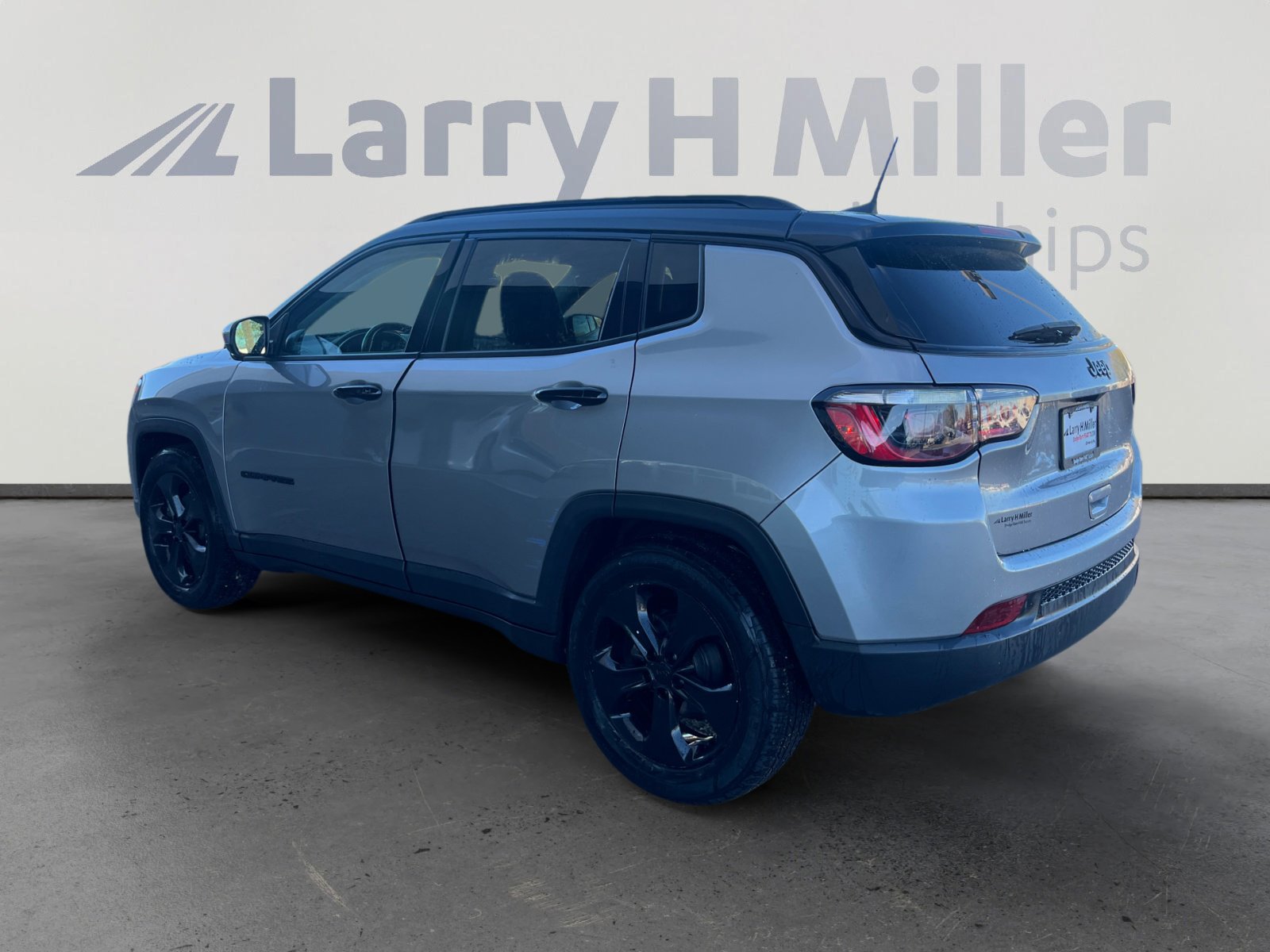 Used 2020 Jeep Compass Latitude image 3