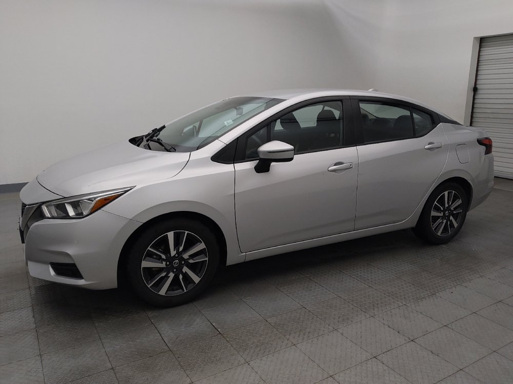 Used 2021 Nissan Versa SV image 2