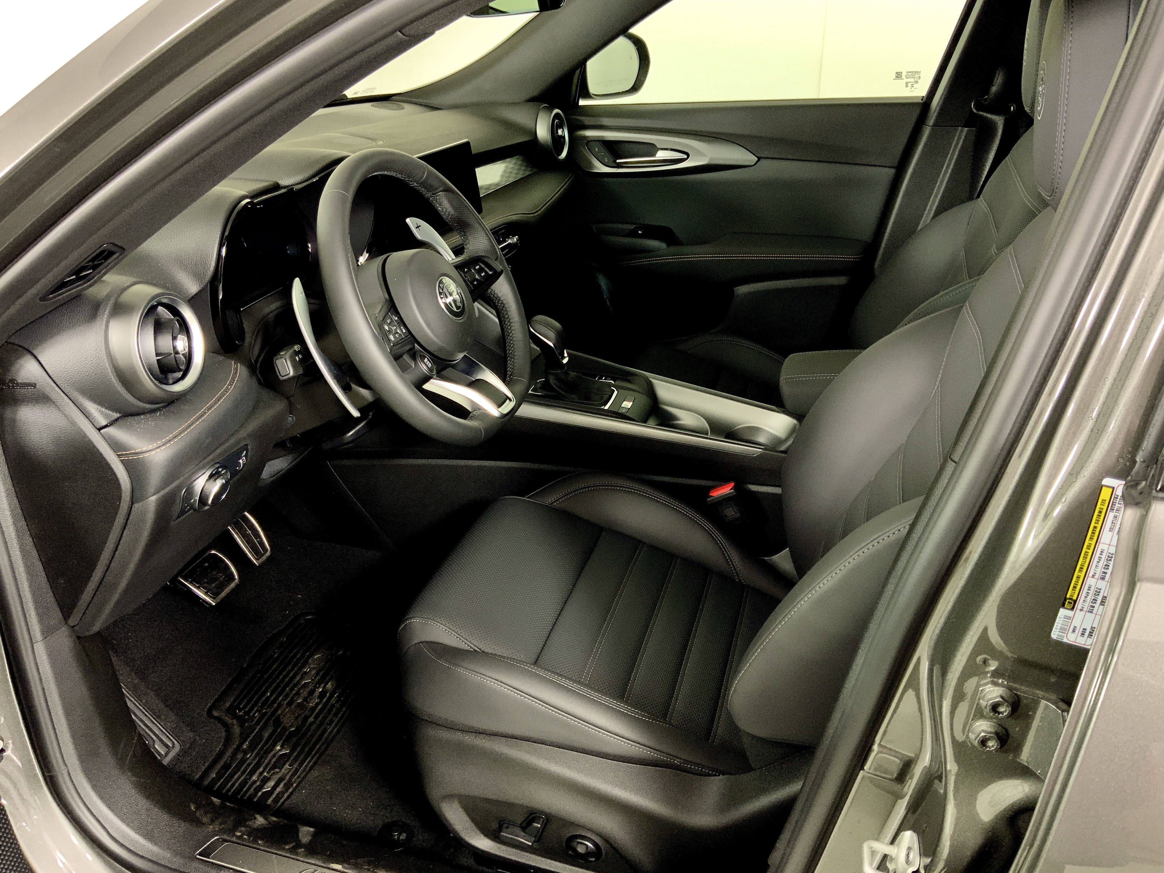 New 2025 Alfa Romeo Tonale w/ Premium Package AWD/4WD image 19