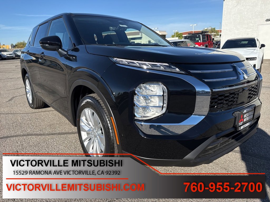 New 2025 Mitsubishi Outlander ES image 1
