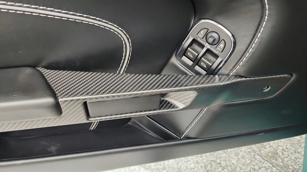 Used 2015 Aston Martin DB9 Coupe RWD image 58