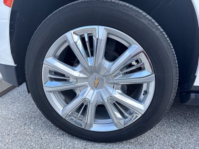 Used 2022 Chevrolet Suburban High Country RWD image 12