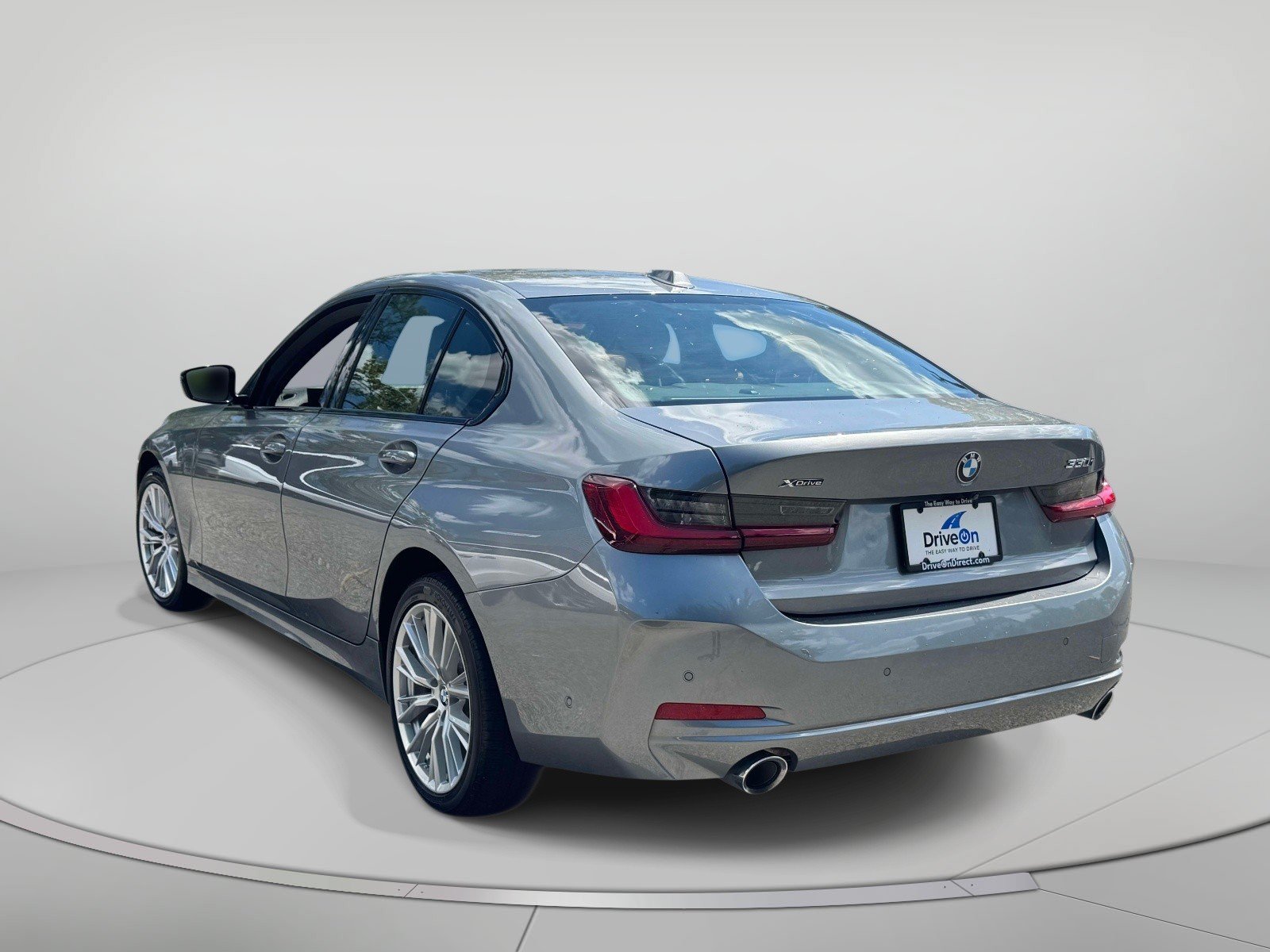 Used 2023 BMW 330i xDrive Sedan w/ Premium Package AWD/4WD image 6