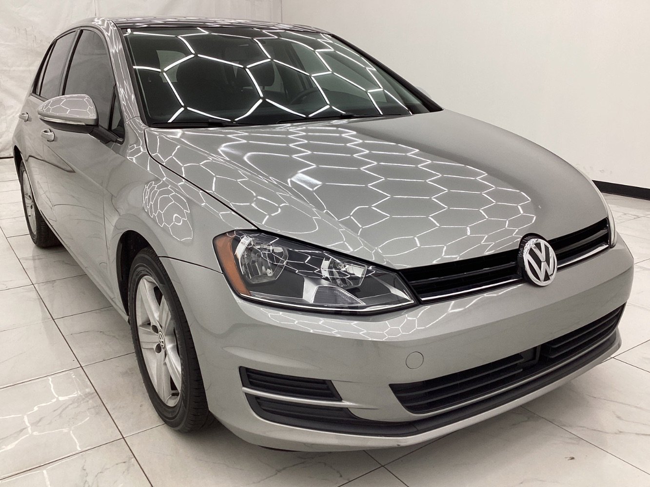 Used 2017 Volkswagen Golf Wolfsburg Edition image 3