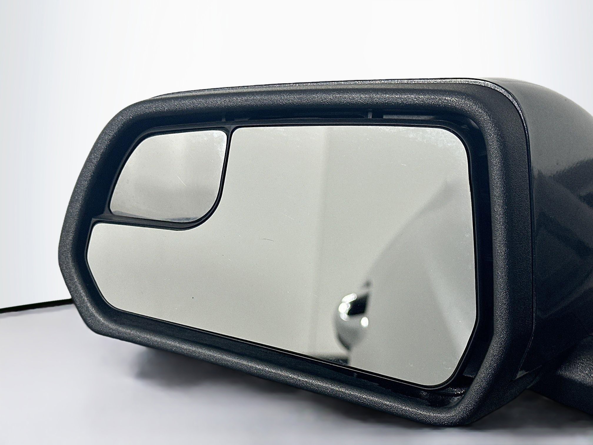 Used 2017 Ford Mustang V6 image 16